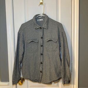 HOLLISTER Boyfriend Fit Flannel front pockets Size Women’s small Gray Button Up